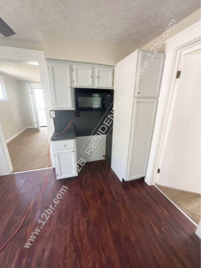 Building Photo - 4-Bedroom Home in Miles Home Neighborhood