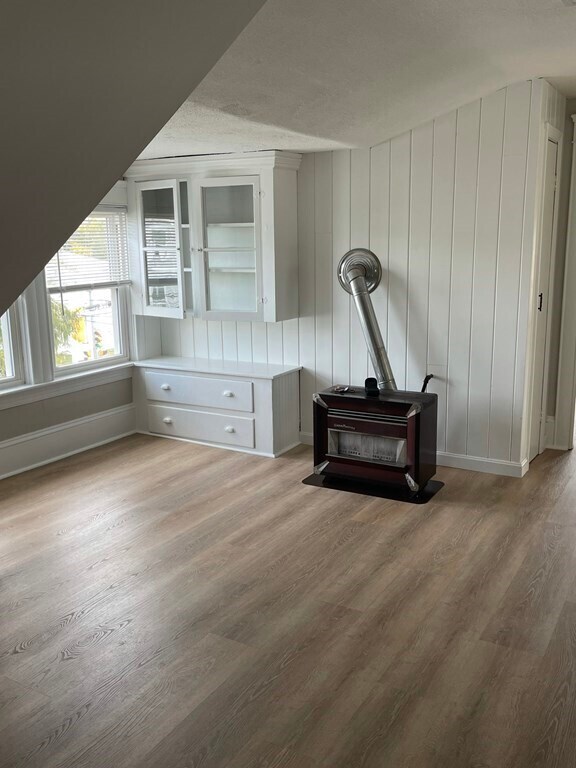 Building Photo - 831 Belleville Ave