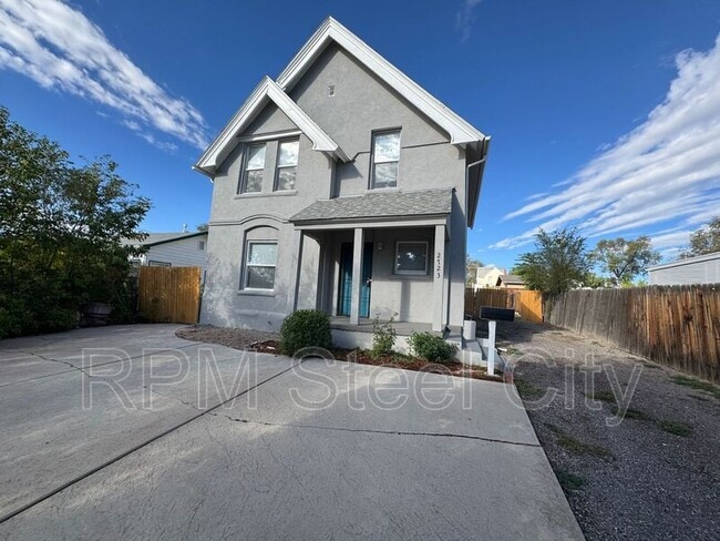 Building Photo - 2723 3rd Ave