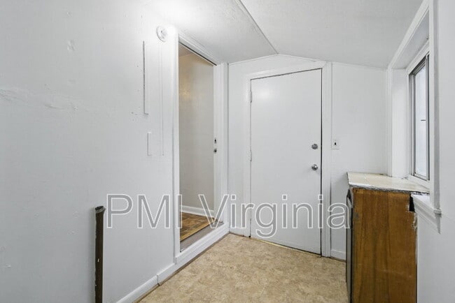 Building Photo - 6612 Adair Ave