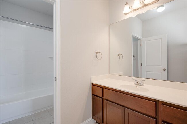 Building Photo - 5701 Cougar Dr