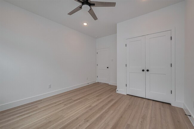 Building Photo - 2532 Wall St