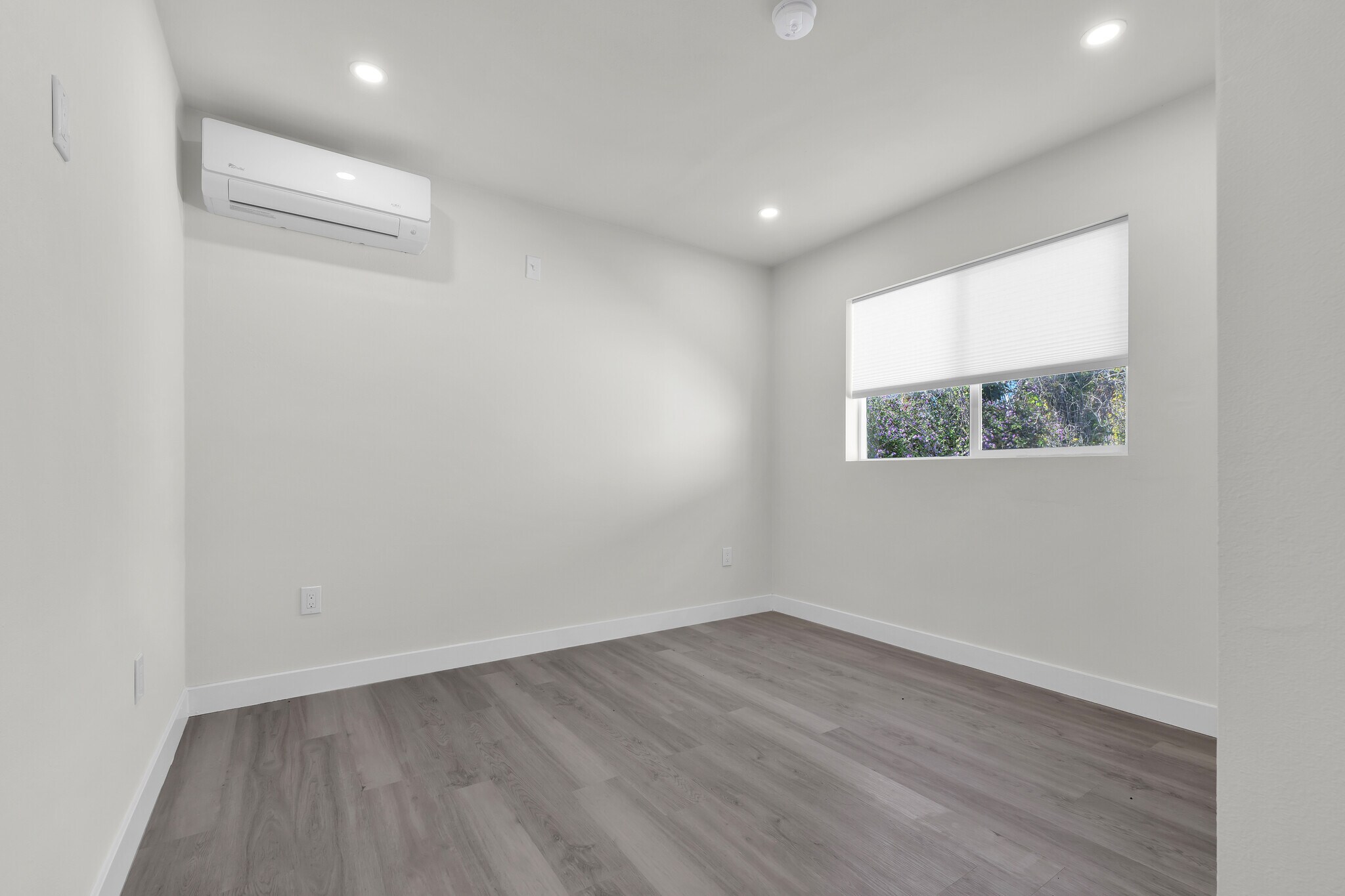 Building Photo - 1575 Manning Ave