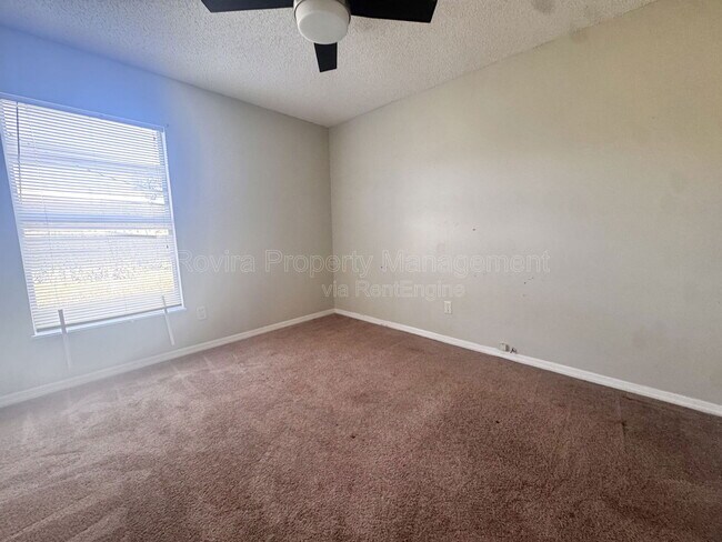 Building Photo - 116 Barrington Dr