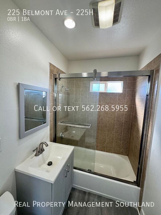 Building Photo - Beautiful Studio Apartment for Rent Long B...