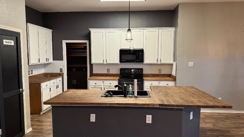 Building Photo - 1988 Helmoken Falls Dr