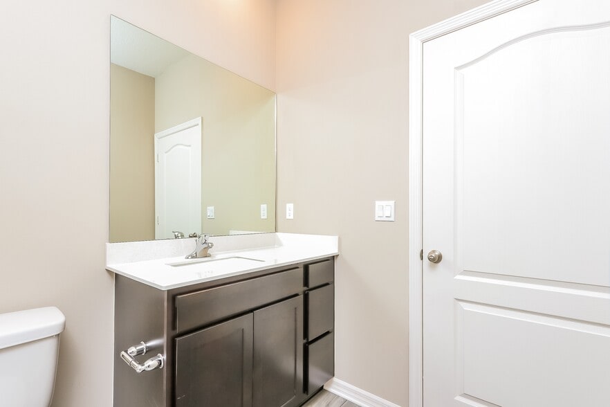 Building Photo - 1723 Party Pl