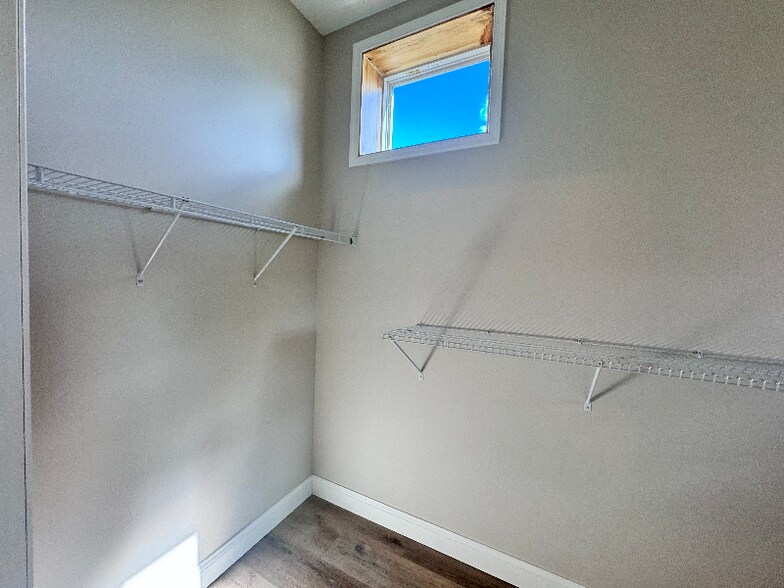 Building Photo - 211 W Court St