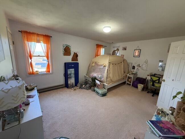 Building Photo - 160 Westview Ln