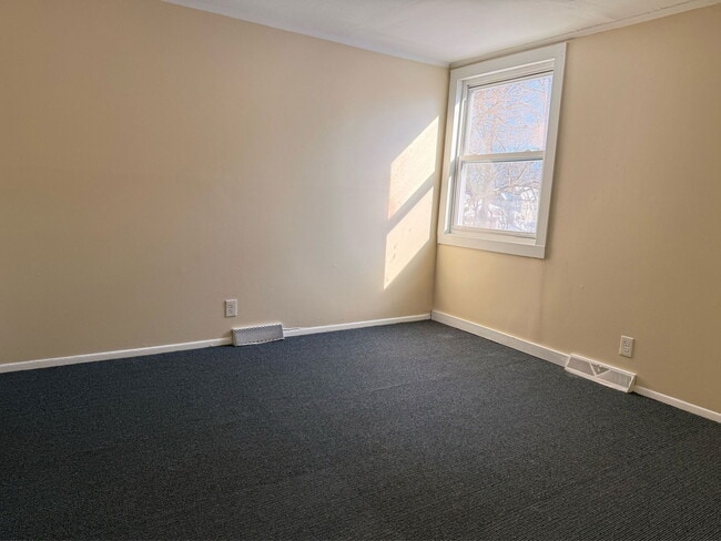 Building Photo - 226 Martin St