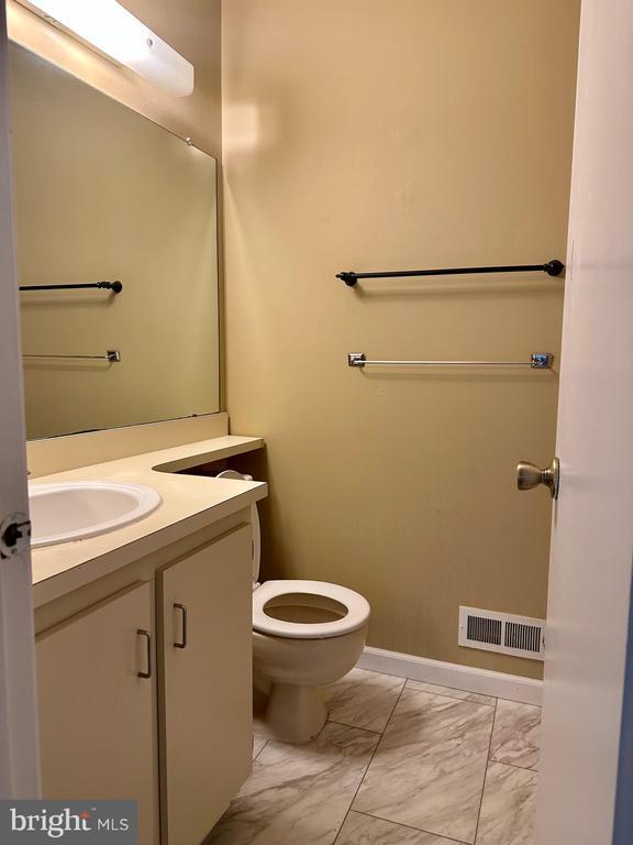 Building Photo - 158 Rumson Dr