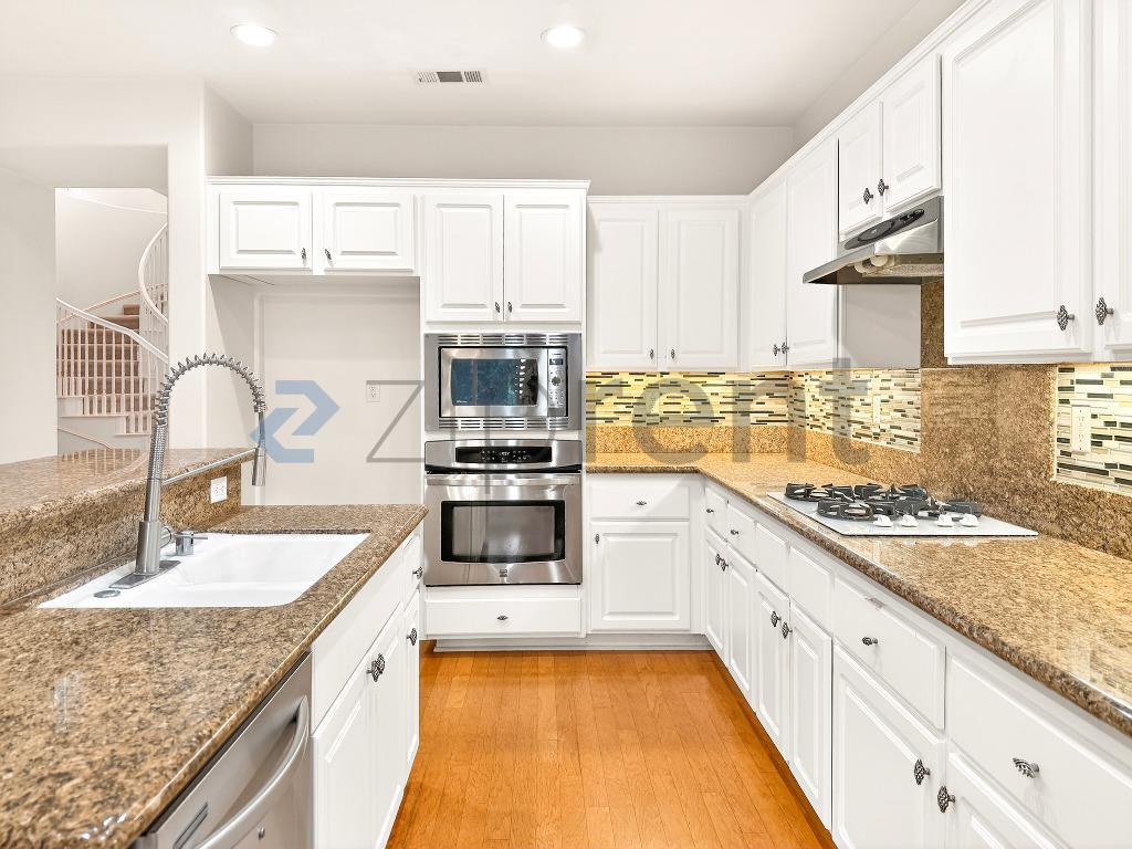 Building Photo - 19988 Via Joyce Dr