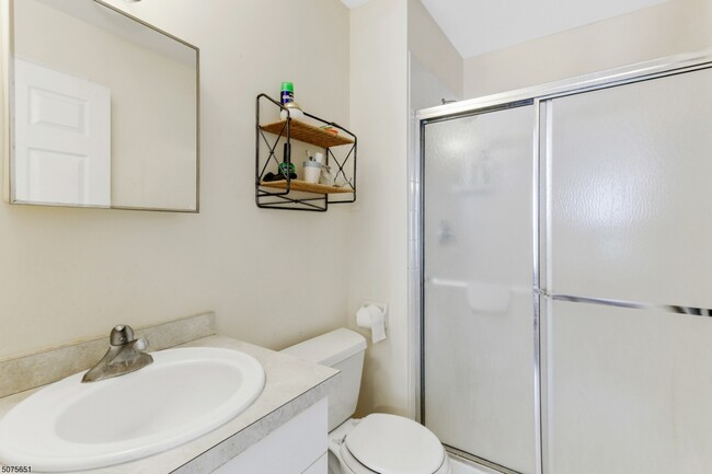 Building Photo - 376 Summerhill Dr