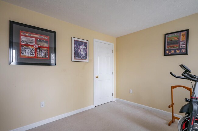 Building Photo - 4 Myopia Ln