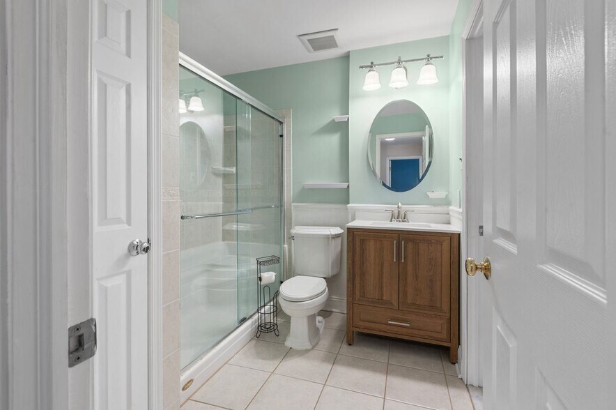 Building Photo - 6420 Thomas Paine Ct