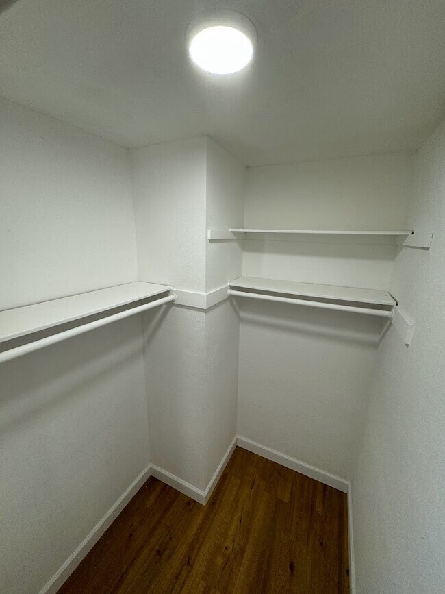 Building Photo - 25015 Peachland Ave