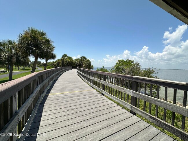 Building Photo - 616 Manatee Bay Dr
