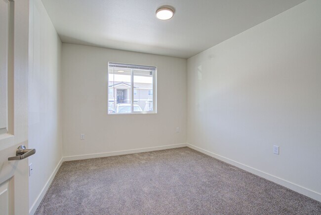 Building Photo - Country Living with Modern Flair: Wake up to the sounds of nature, Live Minutes from Everything