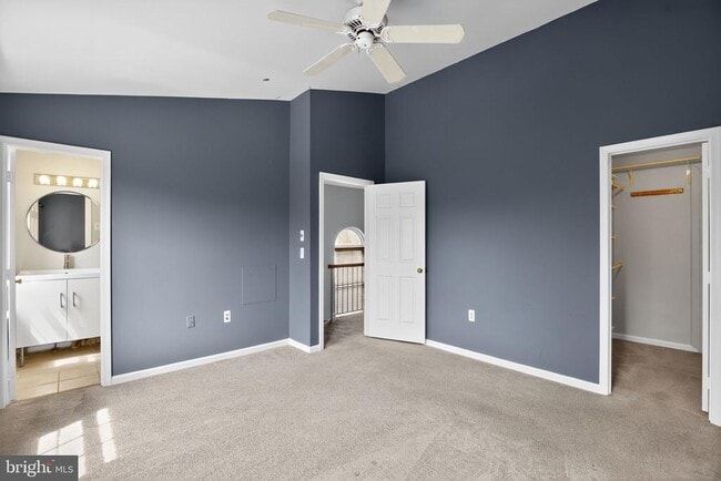 Building Photo - 2492 Wentworth Dr