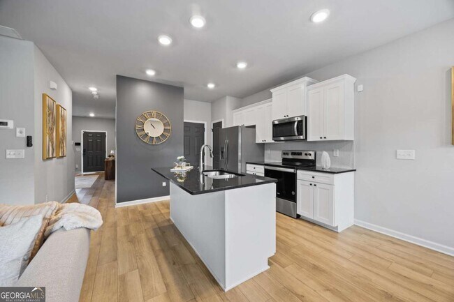 Building Photo - 7122 Chara Ln