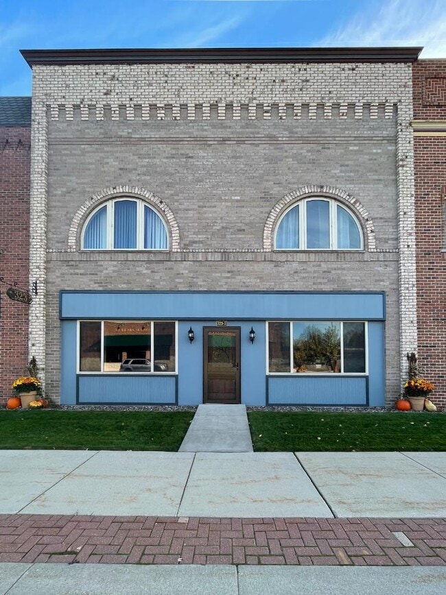Building Photo - 323 W Main St