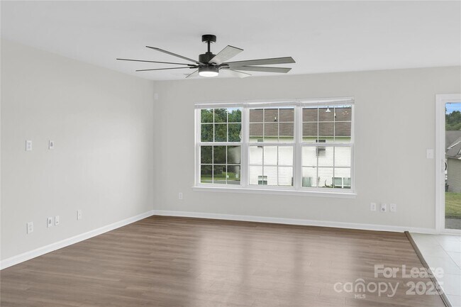 Building Photo - 12915 Deaton Hill Dr