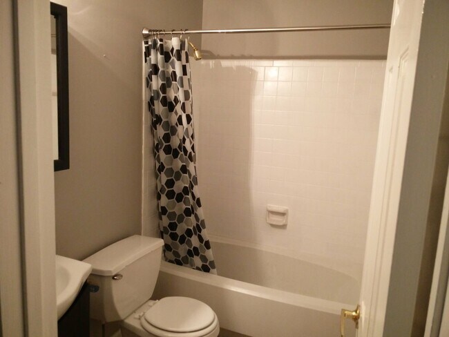 Building Photo - 5249 Yucatan Dr