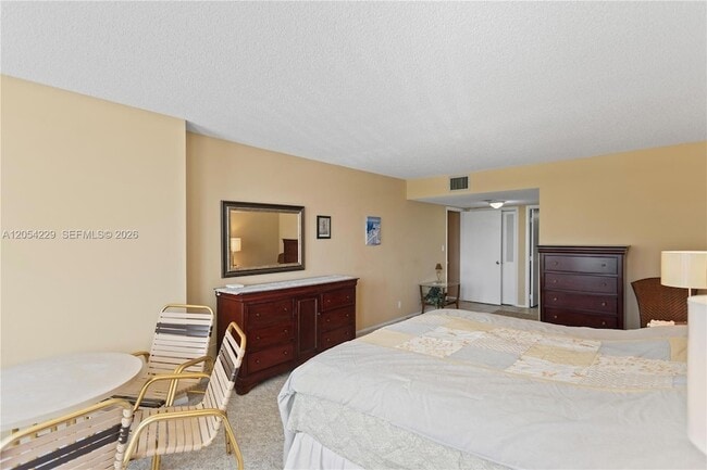 Building Photo - 4020 Galt Ocean Dr