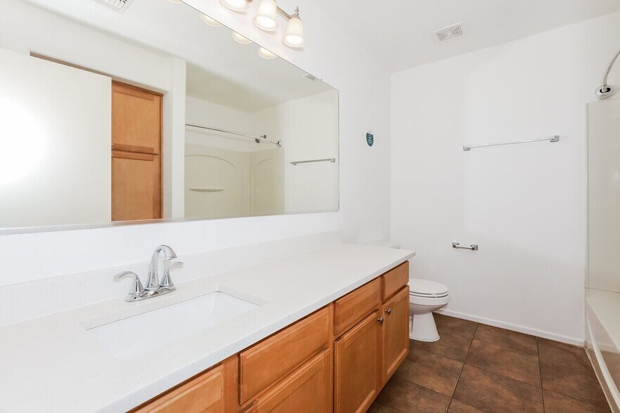 Building Photo - 286 W Santa Gertrudis Trl