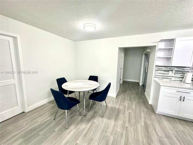 Building Photo - 3511 Quentin Ave