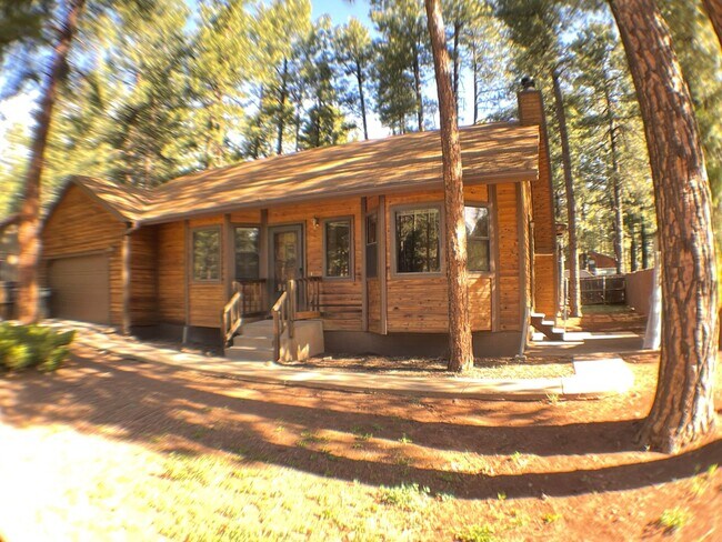 Building Photo - Single-Level 3 Bedroom Home in University Heights | Fenced Backyard + 2-Car Garage