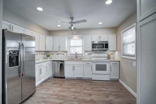 Building Photo - 4686 Capitol View Rd