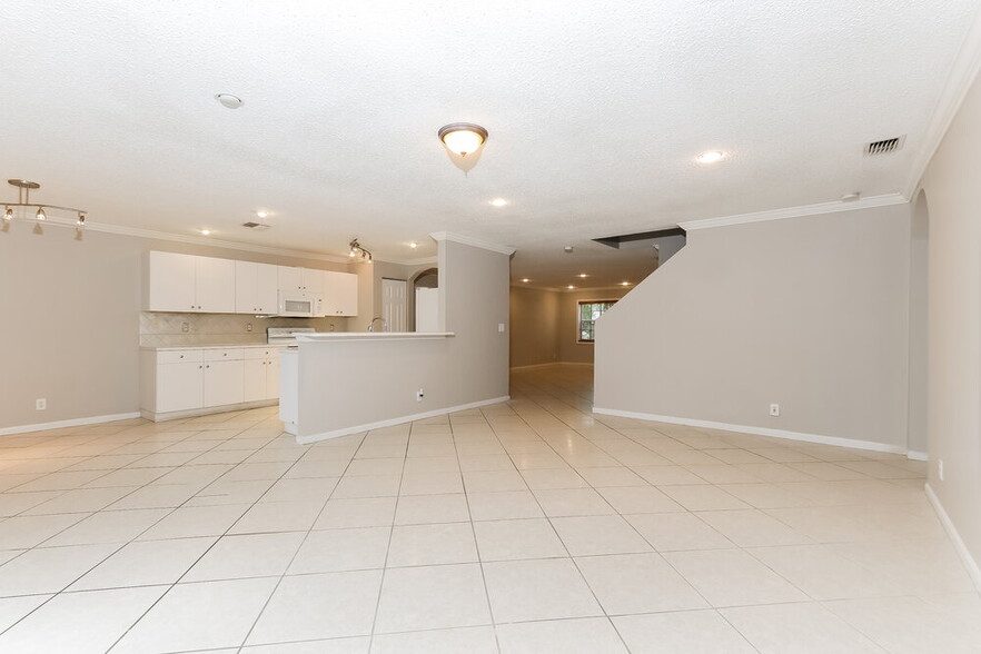 Building Photo - 6587 Rainwood Cove Ln