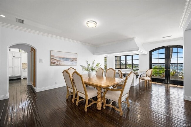 Building Photo - 1541 Dolphin Terrace