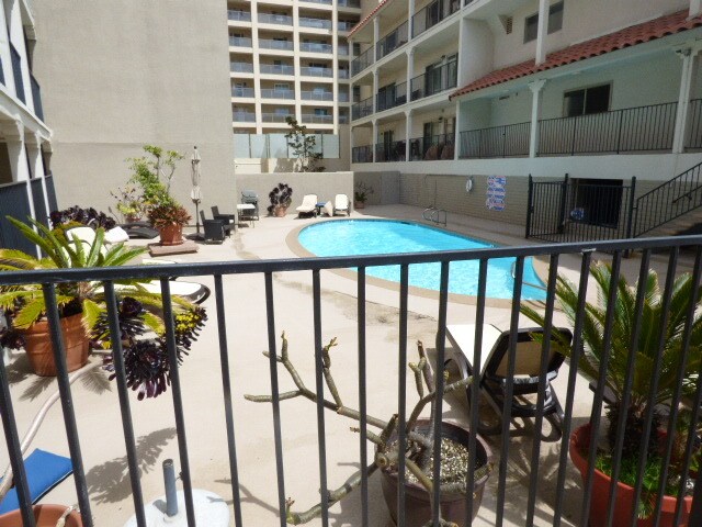 Building Photo - 909 Coast Blvd