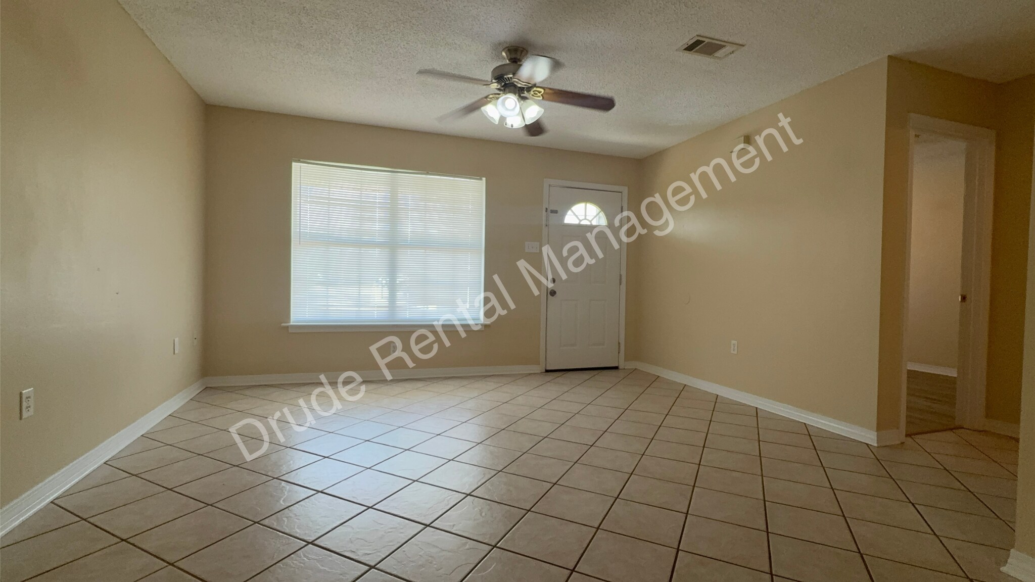 Building Photo - 508 Cedar Ln