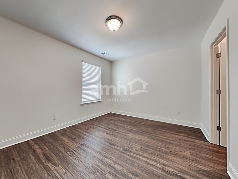Building Photo - 281 Bering Ln