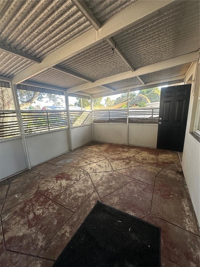 Building Photo - 2421 N 57th Terrace