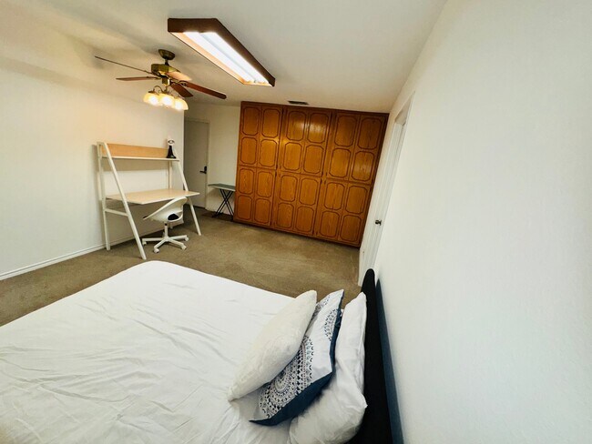 Building Photo - 5618 Sir Gareth Dr