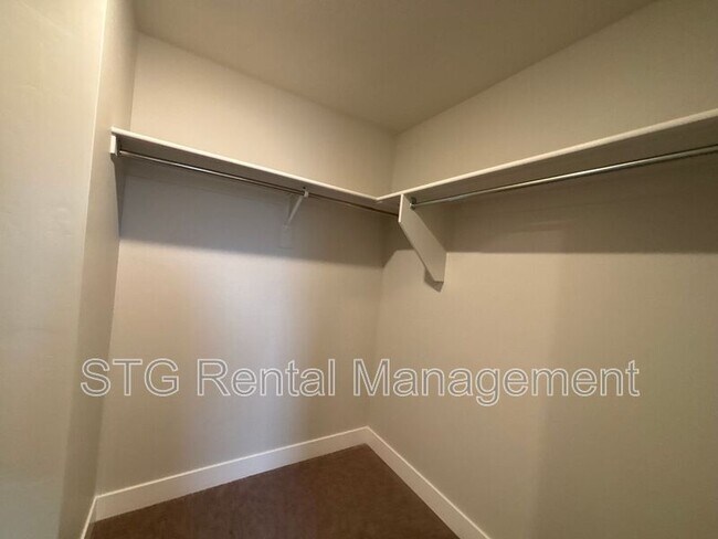 Building Photo - 3963 Fossil Way