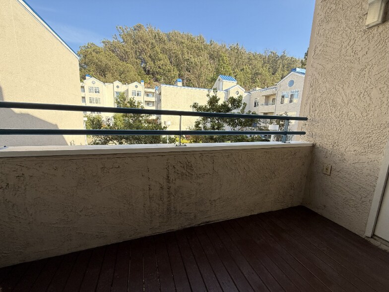 Building Photo - 535 Pierce St