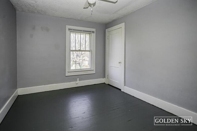 Building Photo - 1103 Mourer St