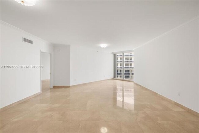 Building Photo - 9559 Collins Ave