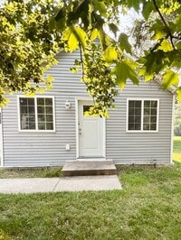 Building Photo - Available Now 2 Bedroom 1 Bath Single Family Home in Waite Park