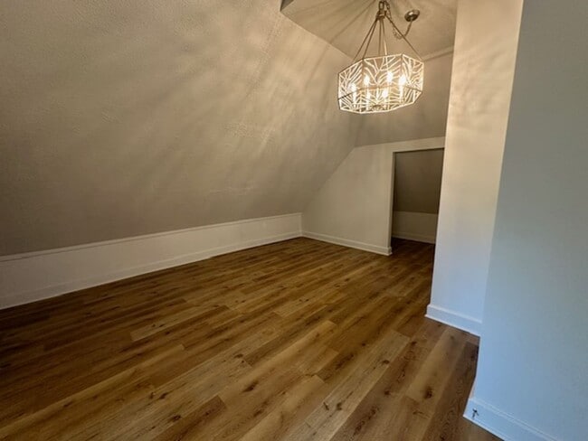 Building Photo - Discover the perfect blend of comfort, con...