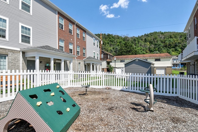 Building Photo - Labelle Greene I