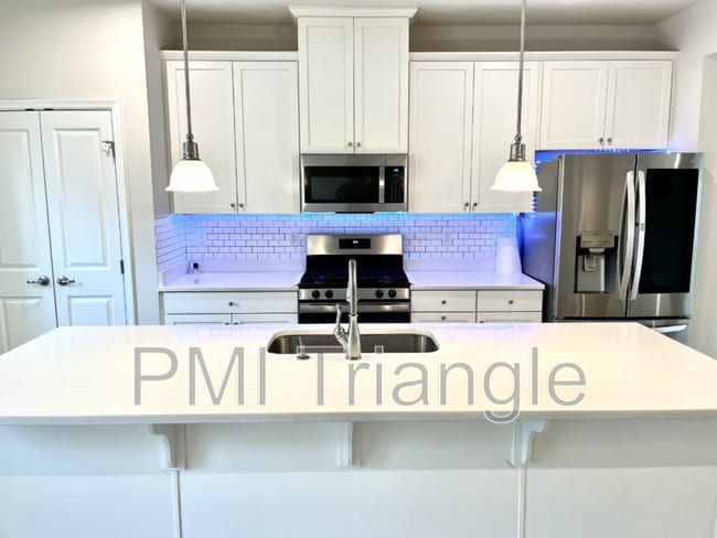 Building Photo - 321 Poplar Leaf Way