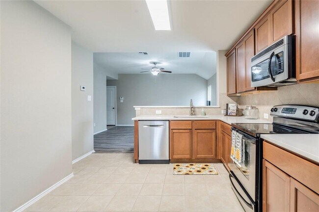 Building Photo - 185 Housefinch Loop