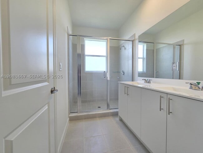 Building Photo - 2670 SE 24th Ct