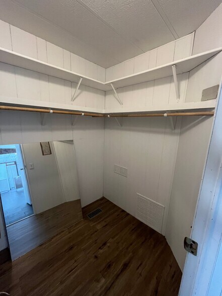 Building Photo - 3722 Upper Dam Dr
